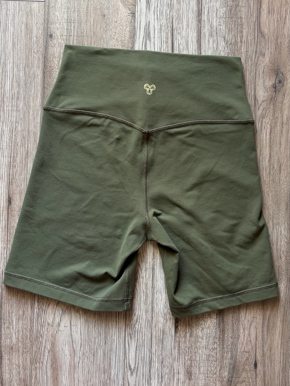 TNA Aritzia Golden Life Cheeky High Rise 7" Bike Short - Fatigue Olive Green, 10